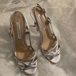 Silver Dvf leather Sandal in mint condition. Size 7